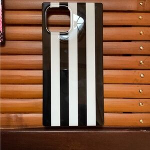 Flaunt iPhone 12 Case - Black & White